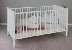 Babybed Ole | 147 X 76 X 83 Cm | Wit -Kinderkamer Meubelen Ole BZ 1839 620 01 dynamisch V1 D 20180822 c4d4 scaled