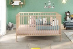 Babybed Universal | Drie Uitneembare Spijlen | 144 X 78 X 84 Cm | Massief Beukenhout 19 Babybed Universal | Drie Uitneembare Spijlen | 144 X 78 X 84 Cm | Massief Beukenhout -Kinderkamer Meubelen Universal Babybett BZ 1101 620 C3 frontal D 20220530 3aeb